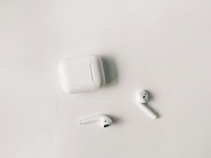 سماعات AirPods القادمة قد تكون مقاومة للماء ولاغية للضوضاء
