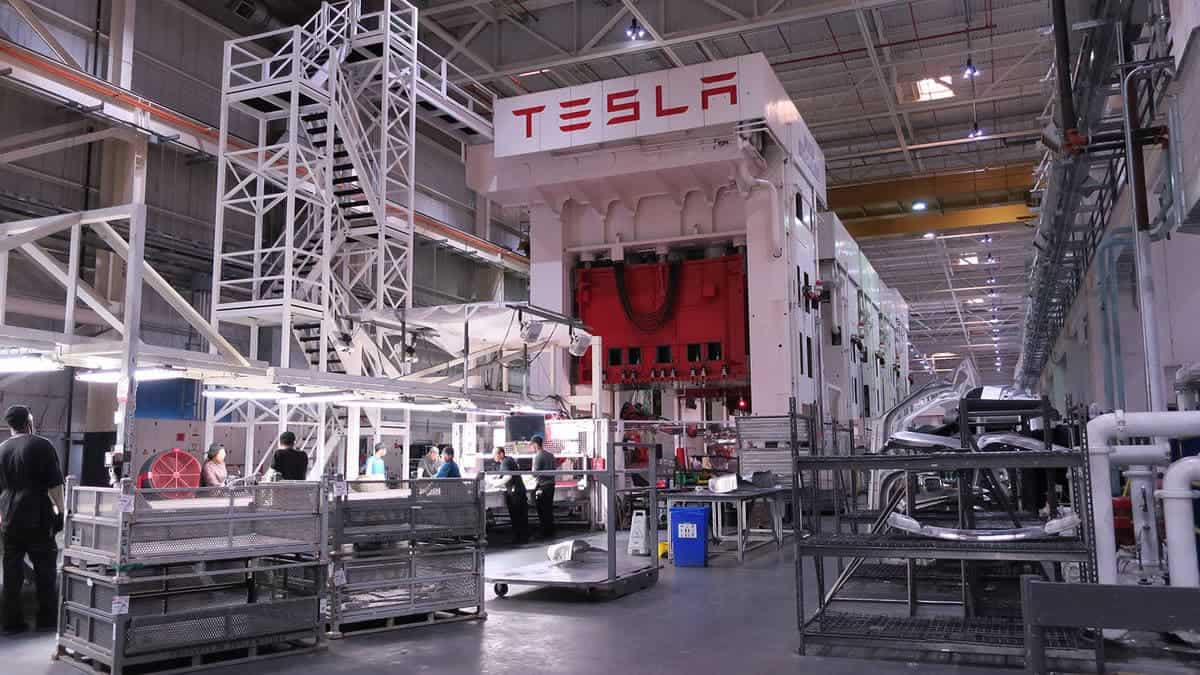 تأجيل تسليم Model 3 بسبب الطلب الكبير