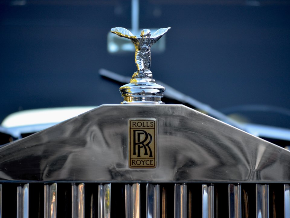 خمس شركات تقنية تعمل بمجال صناعة الأسلحة -رولز رويس