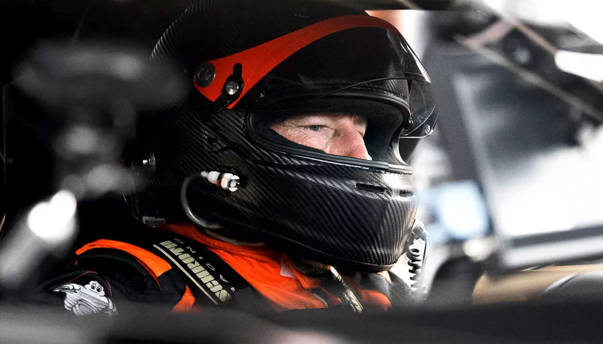 تحطيم بوجاتي تشيرون للرقم القياسي يتطلب عجلات وأعصاب فولاذية خاصة 1