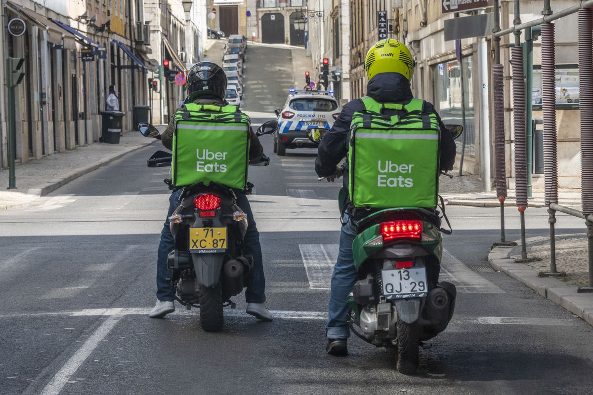 بسبب كورونا.. أوبر تجبر السائقين والركّاب على سياسة جديدة 1