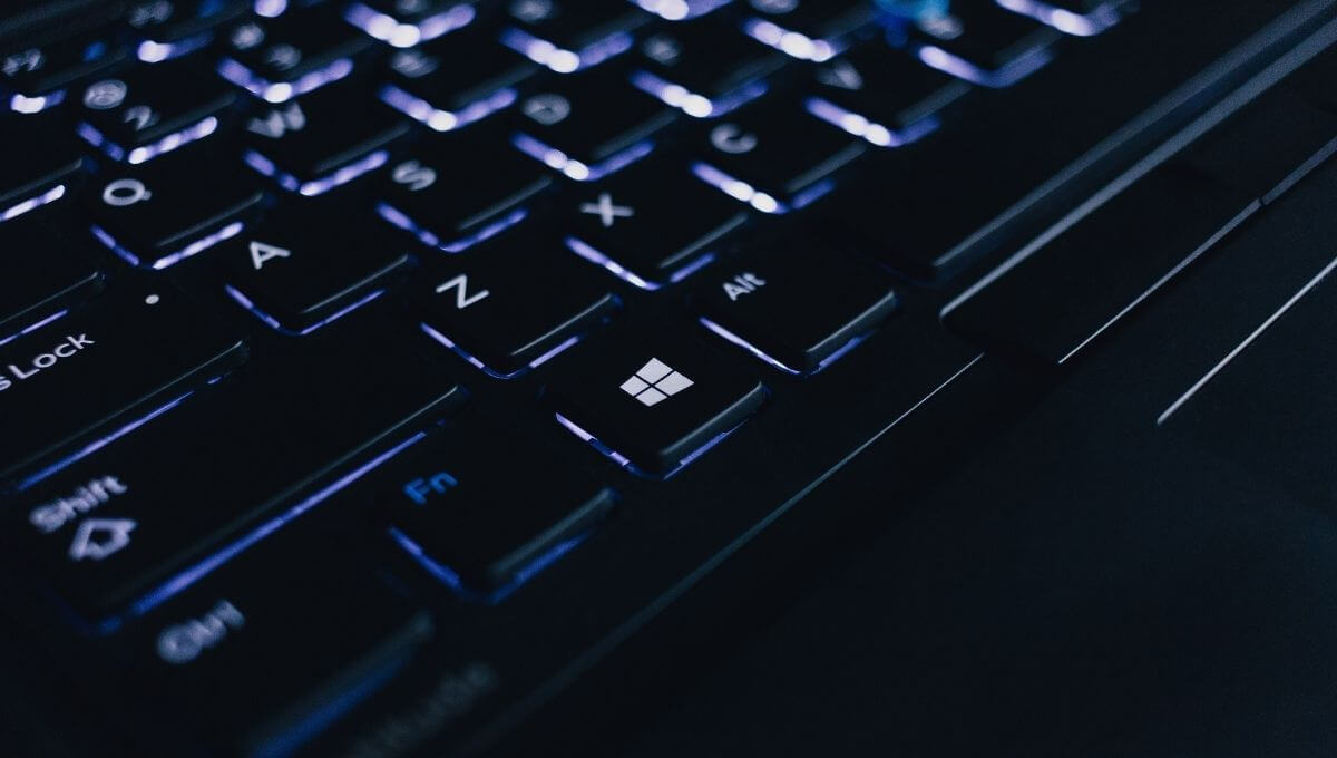 كيفية تنظيف لوحة مفاتيح اللابتوب في 3 خطوات بسيطة 1