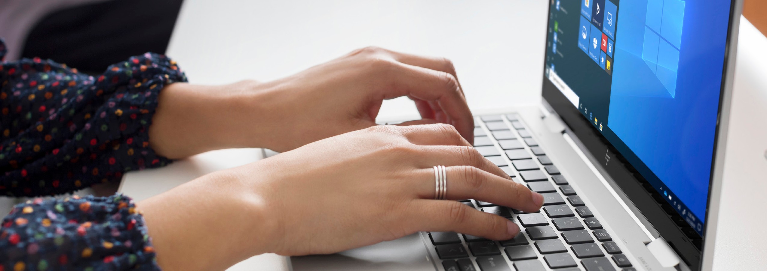 أمان وحماية أكبر، وأداء أسلس في العمل مع حواسيب HP EliteBook 840 G7