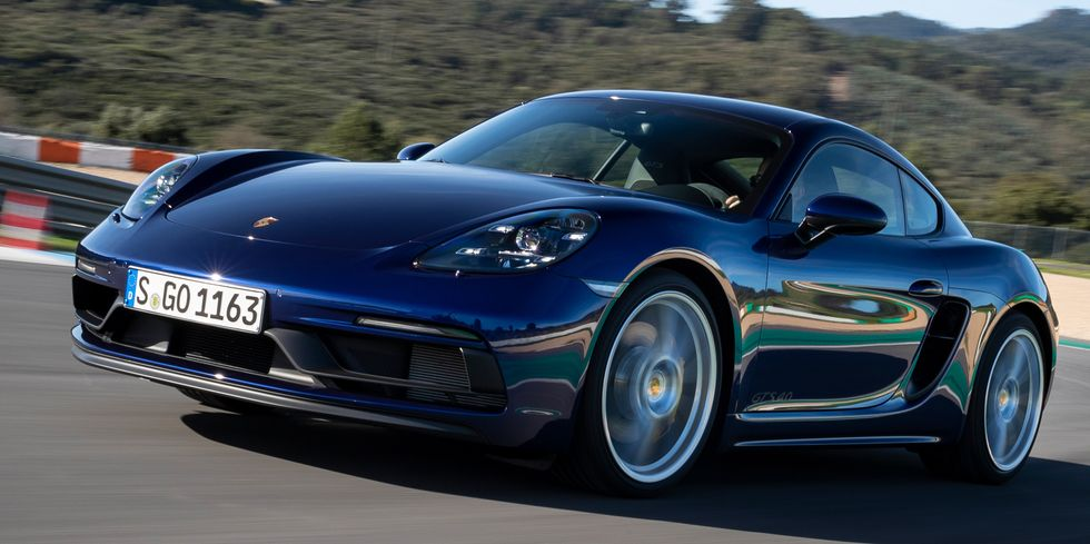 سيارة سبورت