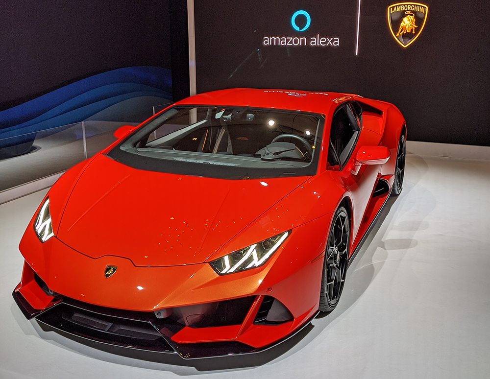 لامبورجيني تدمج المساعد الشخصي Alexa مع سيارتها الجديدة Huracan EVO