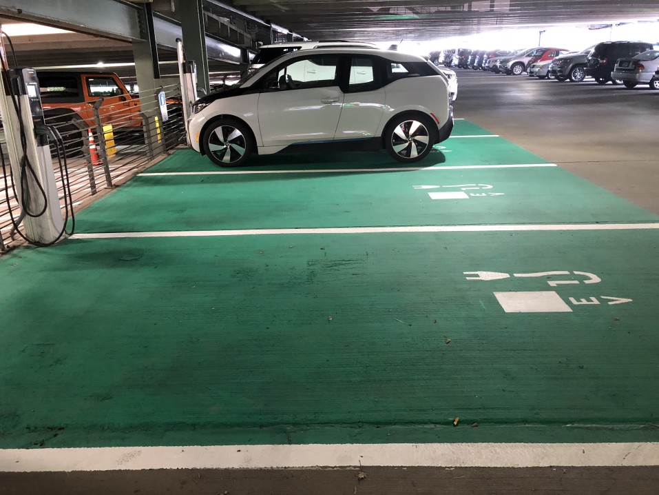 هل من الحكمة شراء سيارة كهربائية الآن؟ أم أن الانتظار أفضل؟