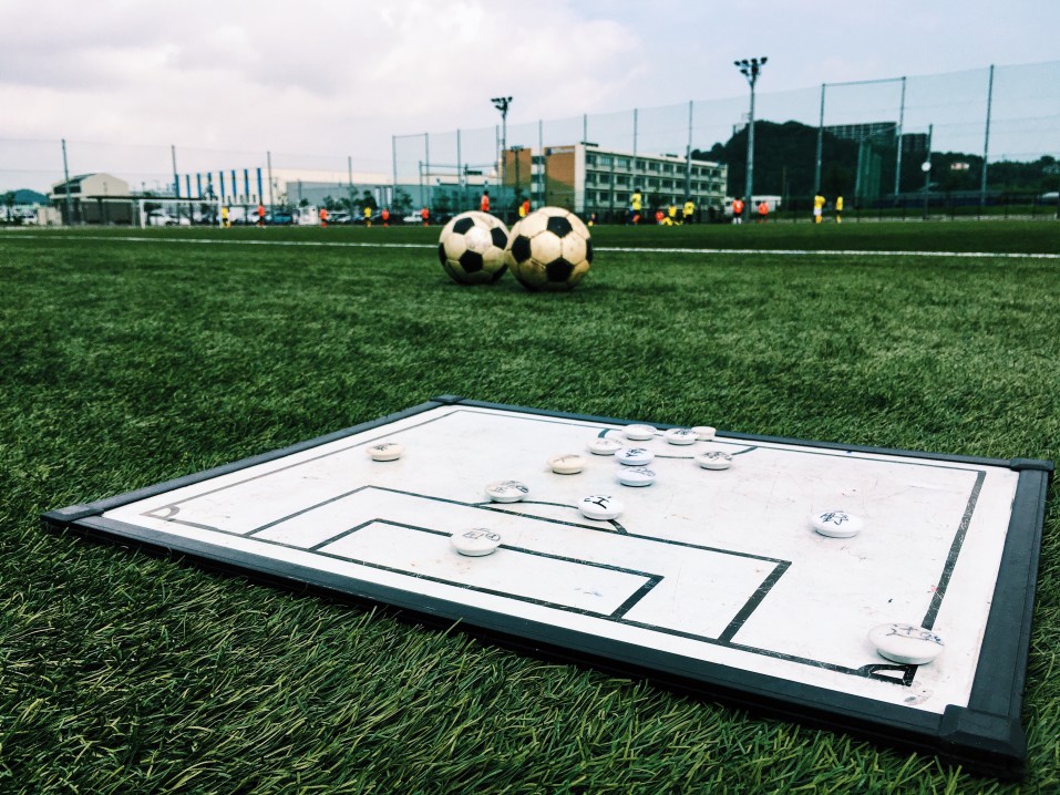 كيف تستخدم البيانات الضحمة في رياضة كرة القدم وتغيرها بشكل كامل