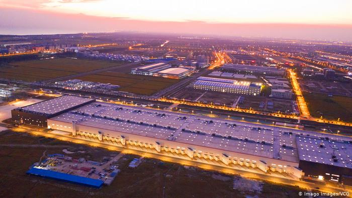 شركة تسلا تعاني مشكلة كبرى، و"السحالي" هي السبب