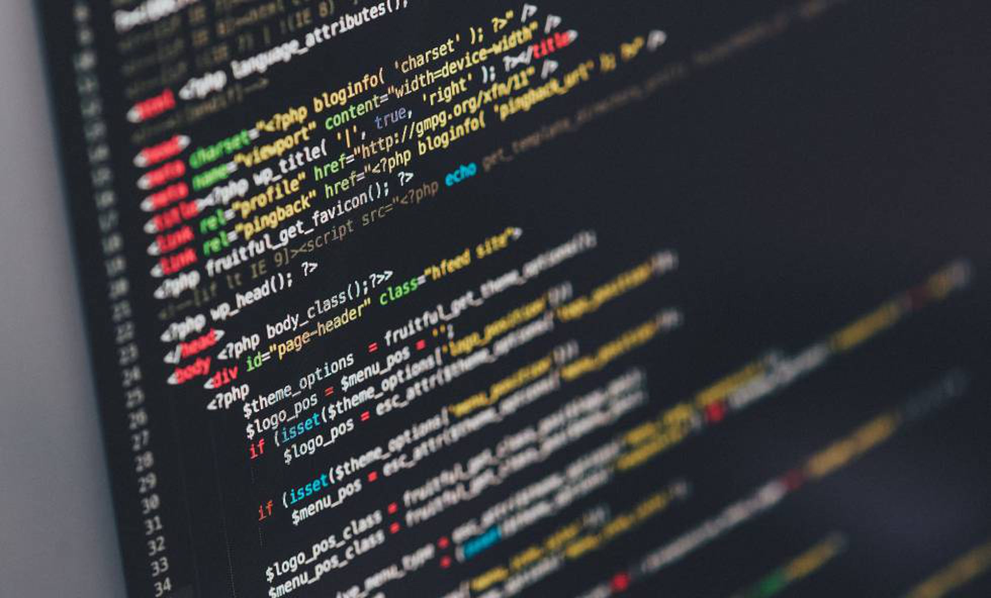 ما هي البرمجيات مفتوحة المصدر؟ وما هي ميزاتها الأساسية وعيوبها الأهم؟