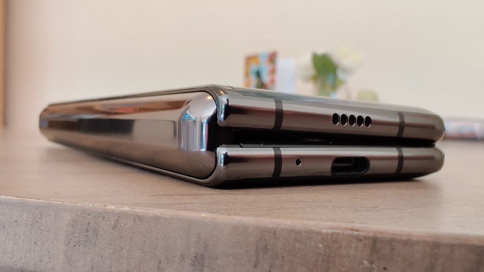 تريد هاتفاً قابلاً للطي؟ ضع هذه الأمور بحسبانك قبل الشراء