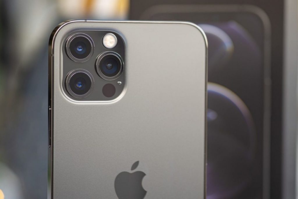 انواع ايفون 12