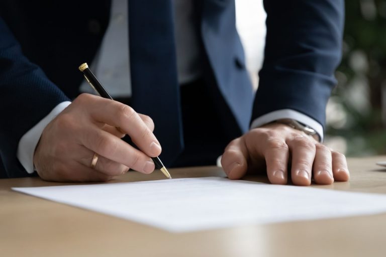 التوقيع على ملف pdf