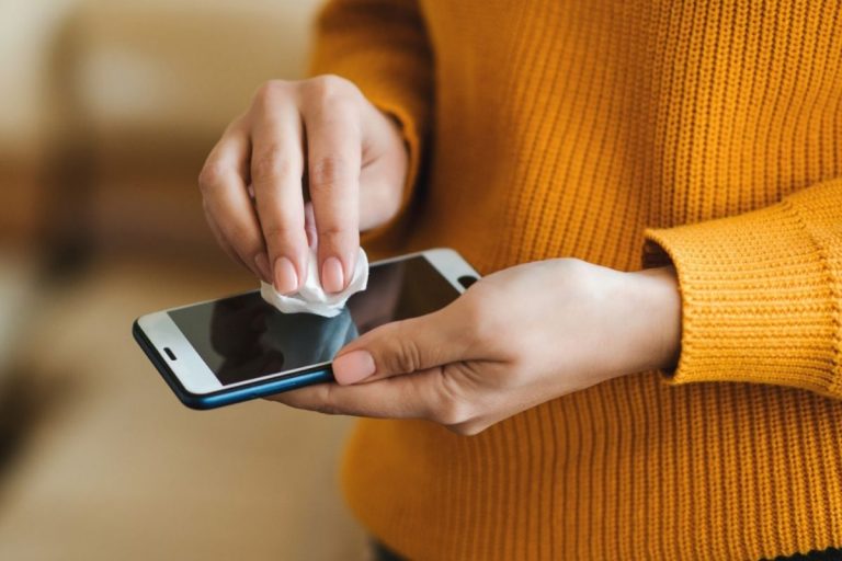 تنظيف سماعة الجوال