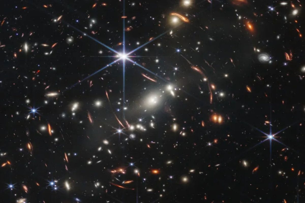 ناسا تكشف الستار عن أعمق صورة للكون حتى الآن