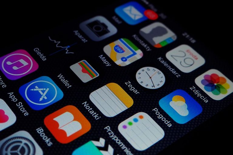 تغيير اسم الشبكة في الايفون