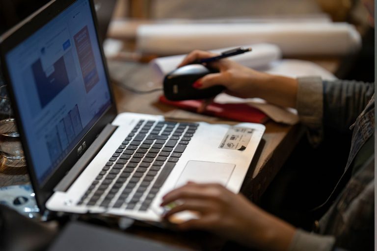 تغيير خلفية سطح المكتب