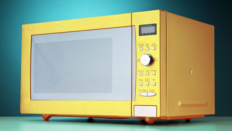 أبراج اتصالات 4G و5G أكثر أماناً من المايكروويف أو آلات الحلاقة الكهربائية وفق دراسة