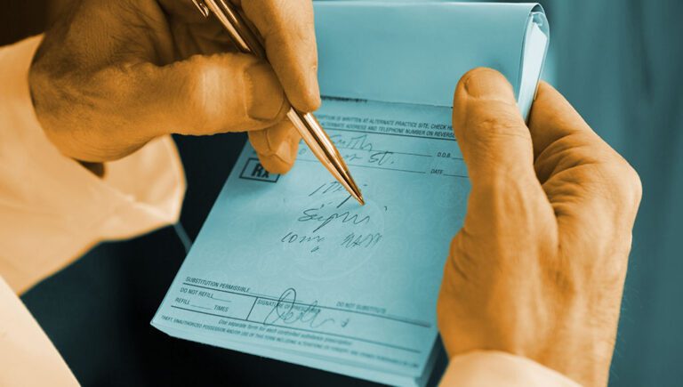 جوجل تعمل على بناء أداة تساعد على قراءة خط اليد على الوصفات الطبية