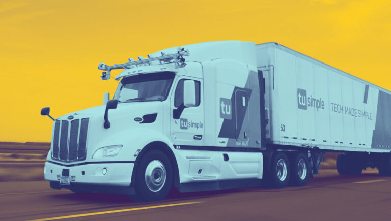 شاحنات دون سائقين: شركة أمريكية تختبر شاحناتها ذاتية القيادة دون أي إنسان داخلها