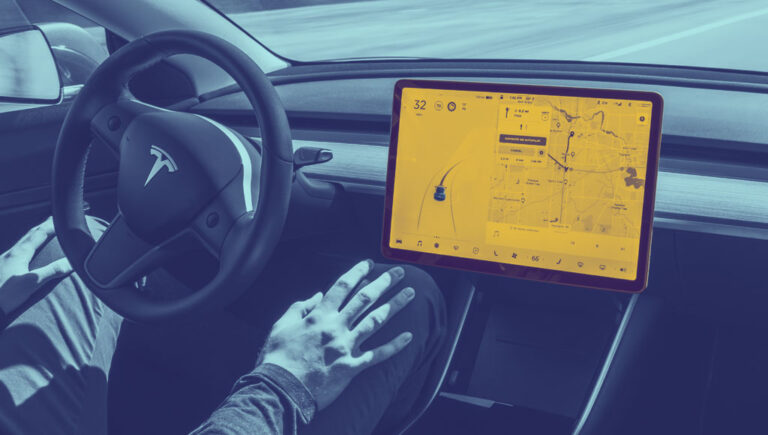 باحثون يجدون طريقة لـ "تكريك" سيارات تسلا وفتح الميزات المدفوعة مجاناً