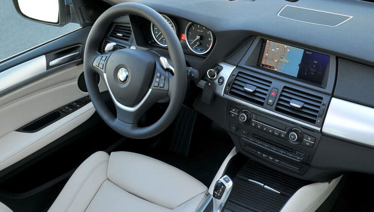 بعد اعتراضات واسعة، BMW توقف الاشتراك المدفوع للمقاعد المدفئة في سياراتها