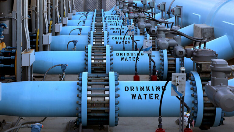 العلماء يطورون نظام تحلية مياه يكلف أقل من مياه الصنبور حتى