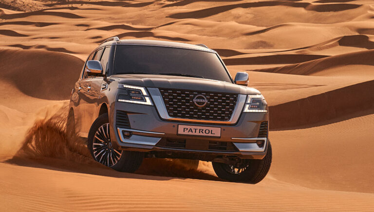 قوة الأداء تجتمع مع التقنيات الحديثة لمغامرات مميزة في سيارة نيسان باترول 2024 في الصحراء
