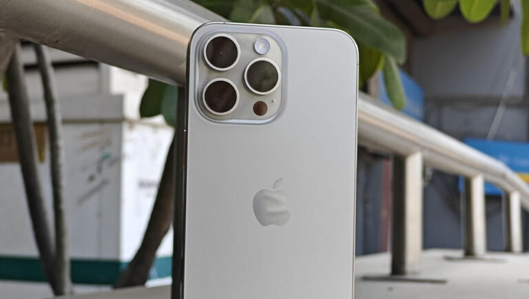 هاتف أيفون 15 برو ماكس لون فضي