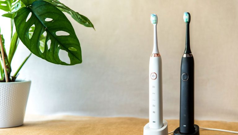 ملايين «فراشي الأسنان الذكية» مخترقة ويتم استخدامها في الهجمات السيبرانية