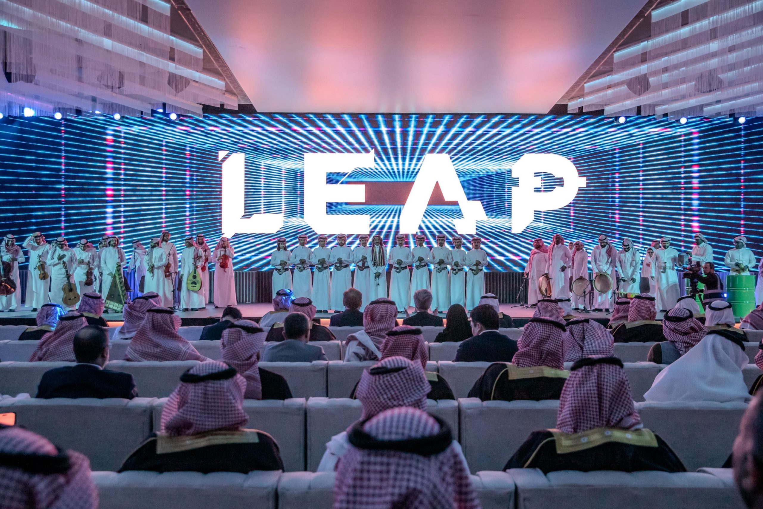 12 مليار دولار استثمارات الحوسبة السحابية ومراكز البيانات ضمن أحداث LEAP 2024