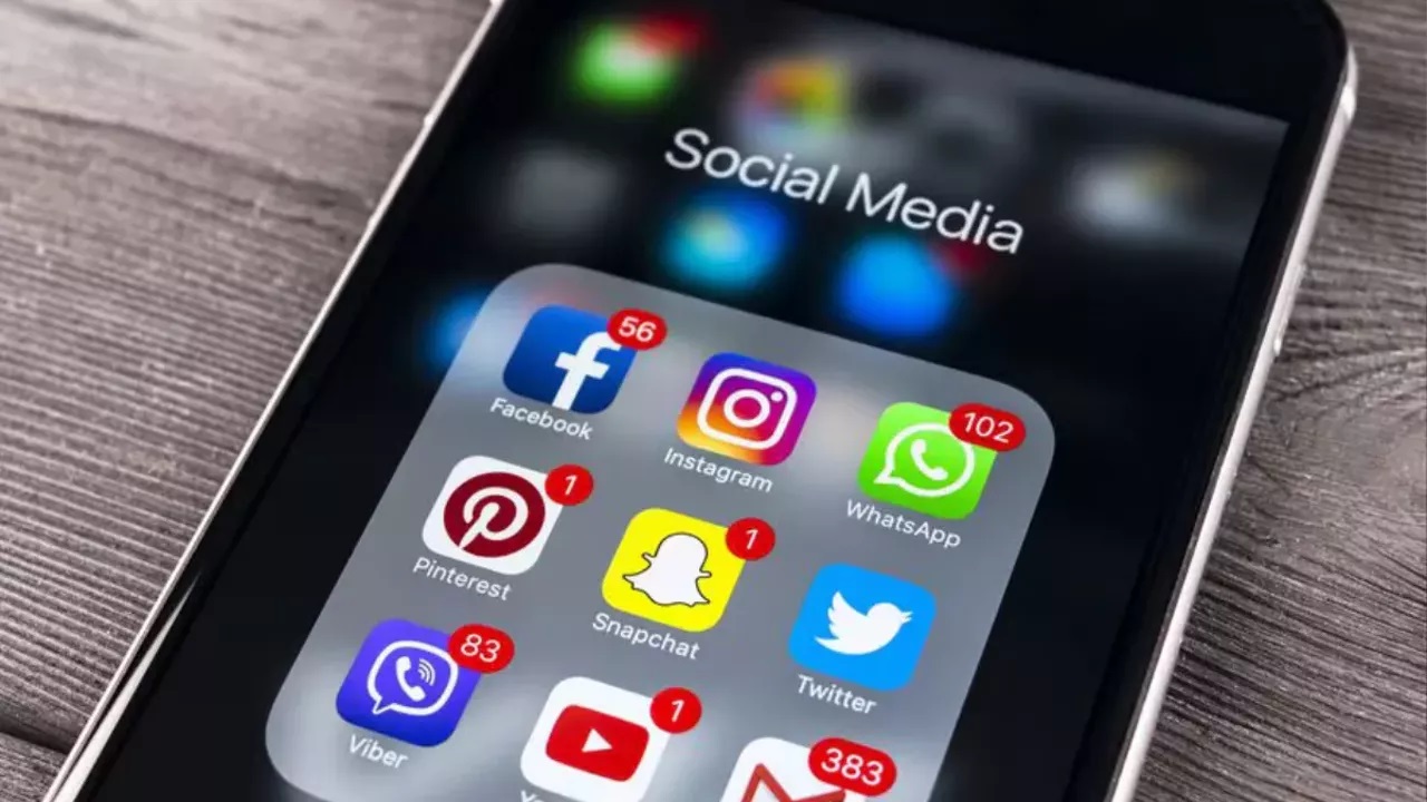مجالس المدارس الكندية تقاضي منصات التواصل الاجتماعي مقابل 4 مليارات دولار
