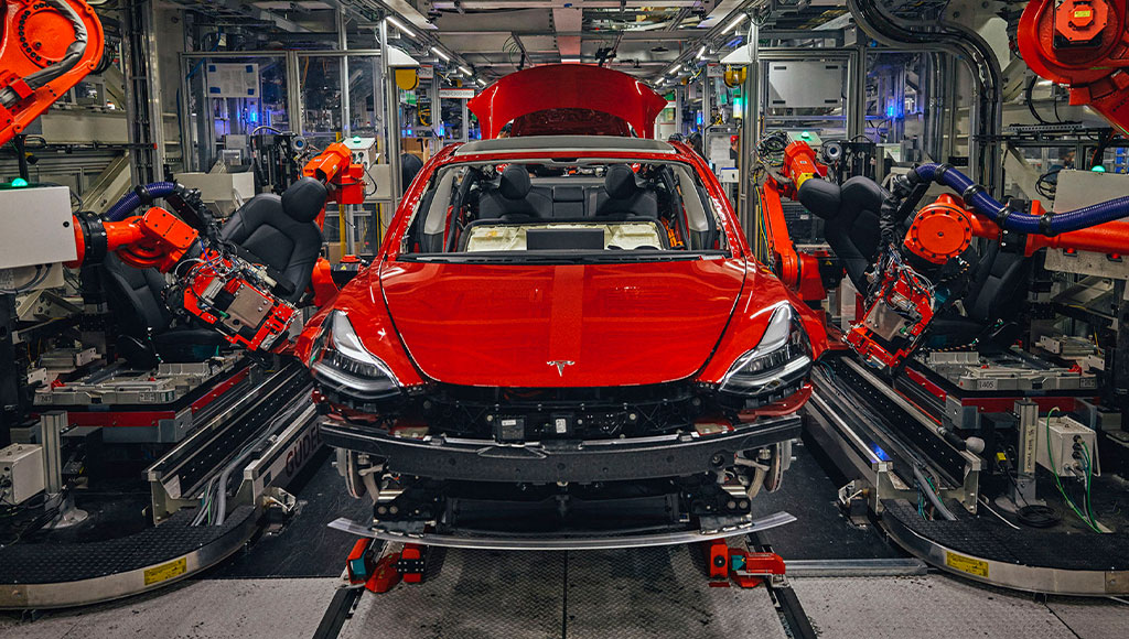 رغم تخفيض الأسعار المستمر، مبيعات Tesla تنخفض للمرة الأولى منذ 4 سنوات