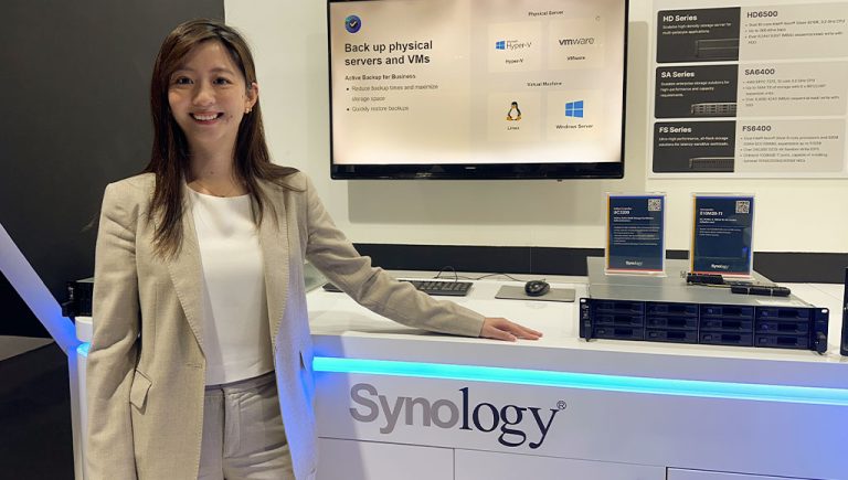 السيدة جوان وينغ، مدير المبيعات والتسويق في شركة Synology