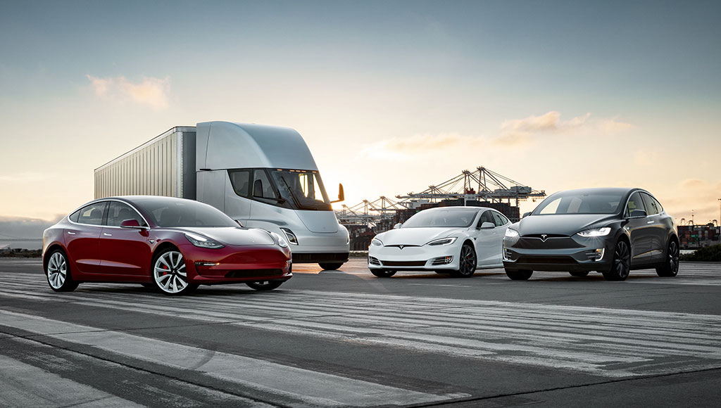 أرباح Tesla تنخفض بنسبة 55%، لكن سعر سهمها يرتفع أكثر من 10% في يوم واحد