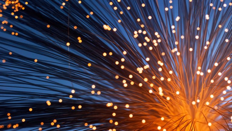 بمعدل 99.3%، دولة الإمارات تتصدر الترتيب العالمي لانتشار إنترنت الألياف الضوئية