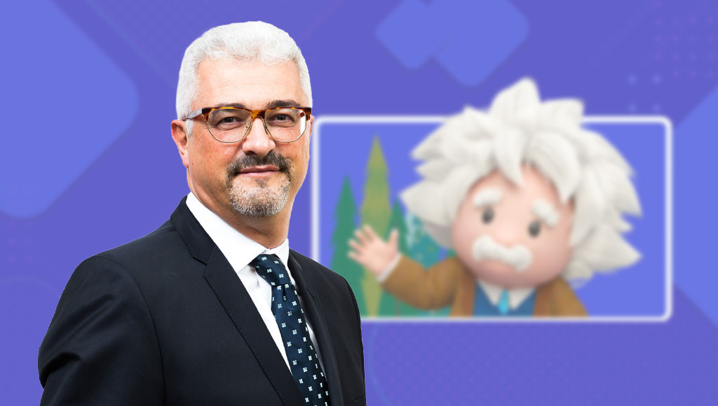 تيري نيكول - المدير العام لشركة Salesforce في منطقة الشرق الأوسط مع الذكاء الاصطناعي للشركة Einstein 1