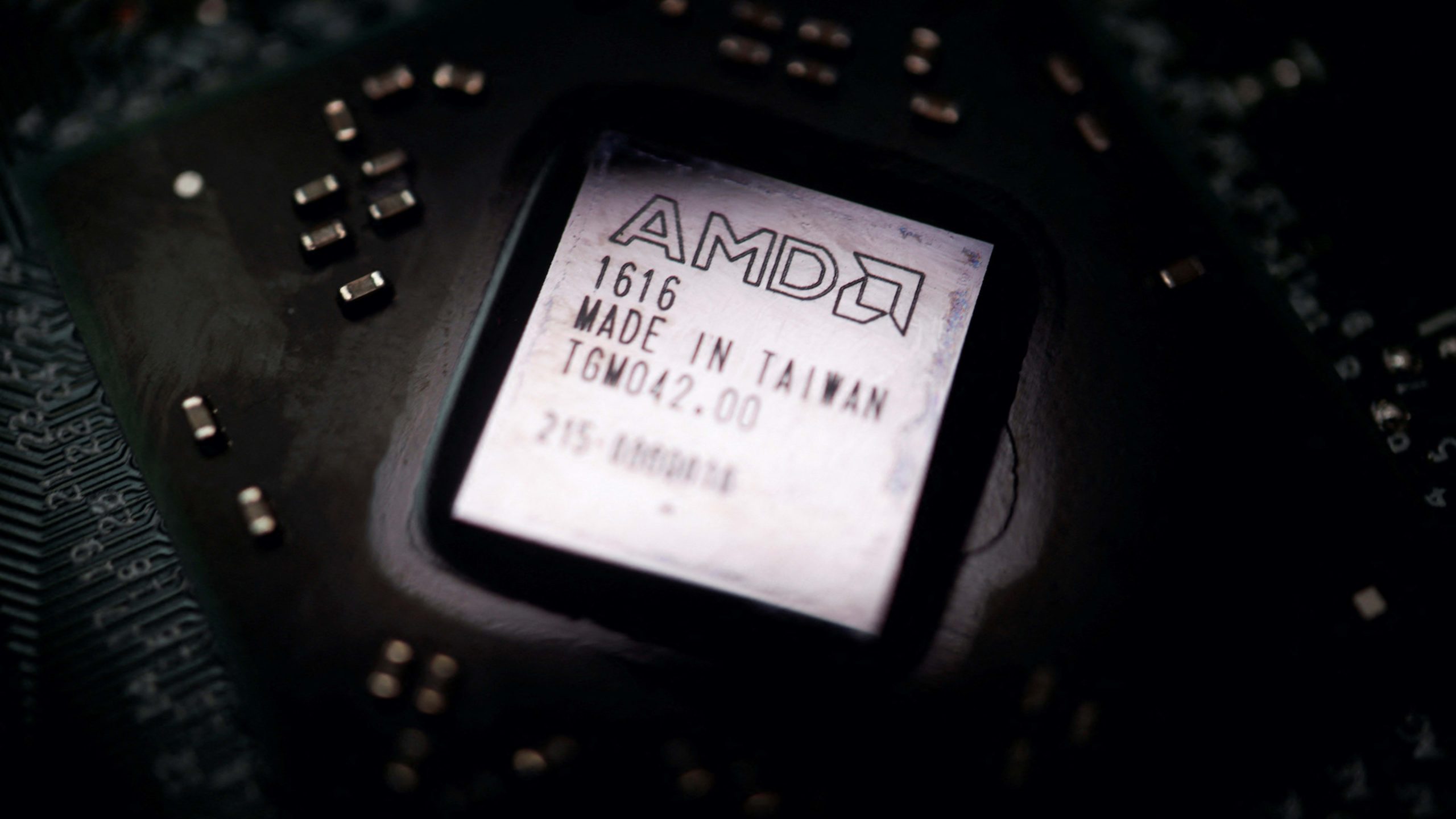 شرائح الذكاء الاصطناعي الجديدة من AMD