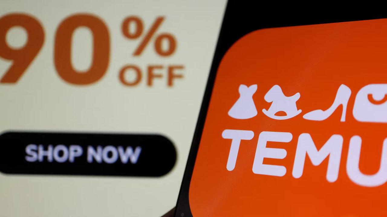 شعار شركة Temu المتخصصة بالتجارة الإلكترونية على شاشة هاتف