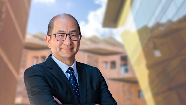 السيد كريس وان، رئيس إدارة التصميم في مدينة مصدر