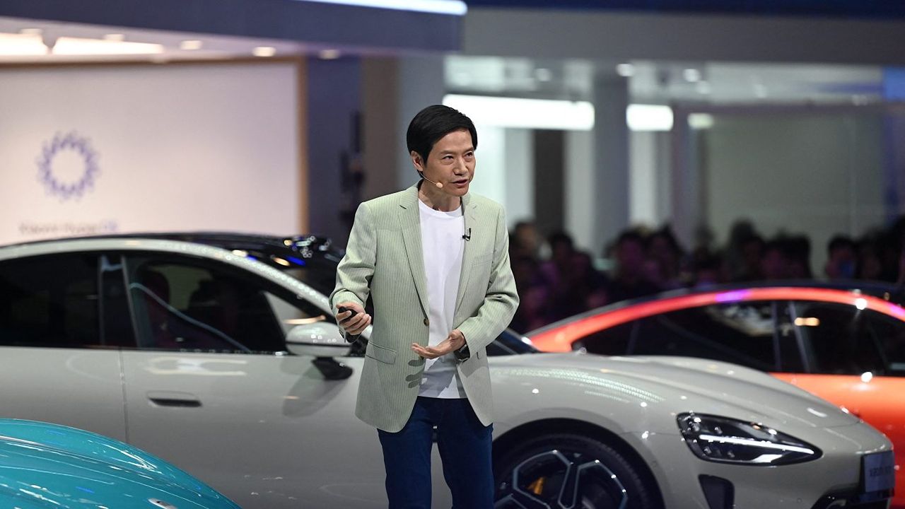 على خطى مؤثري TikTok، رؤساء شركات السيارات الصينية يلجؤون للبث المباشر لتحسين صورة القطاع