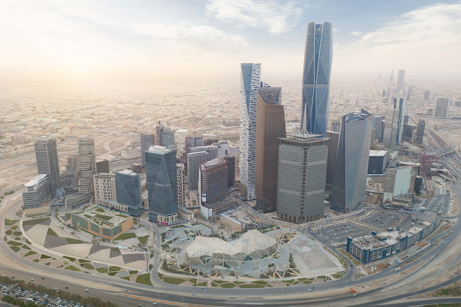 برج صندوق الاستثمارات العامة يظهر بارزاً في المنطقة المالية في العاصمة السعودية، الرياض