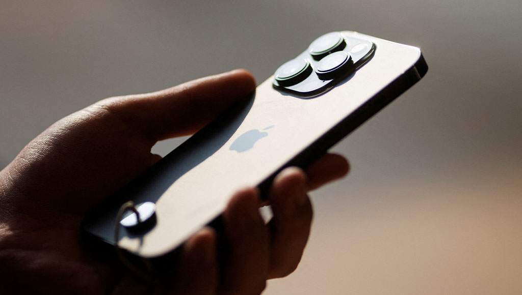هاتف أيفون iPhone