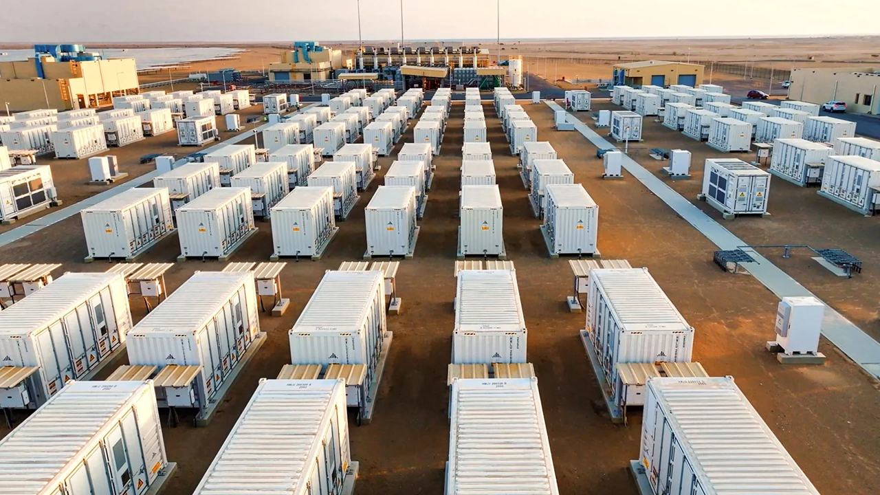 أكبر شبكة شمسية كهروضوئية مصغرة في العالم من Huawei لمشروع البحر الأحمر في السعودية