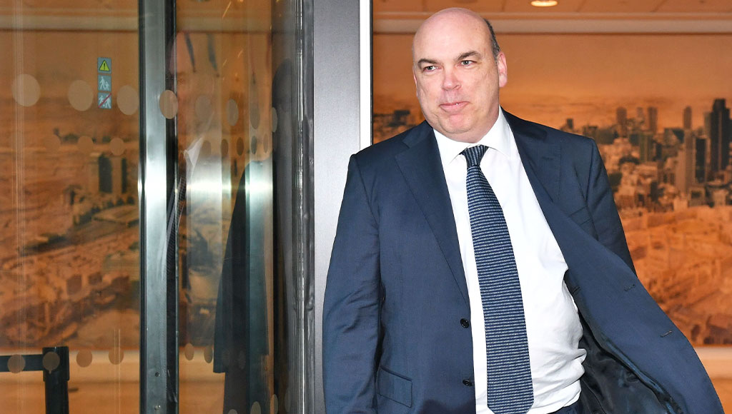 «بيل جيتس البريطاني» مفقود، واستمرار البحث عنه بعد غرق اليخت الذي كان يقله