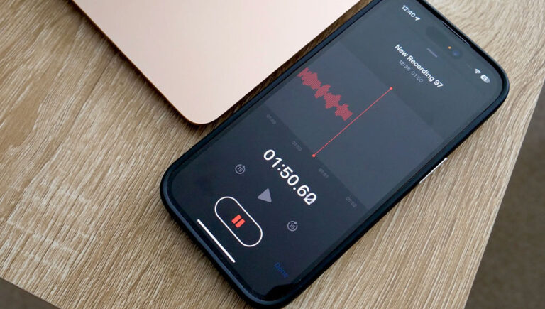 بعد 17 عاماً، هواتف iPhone تسمح للمستخدمين بتسجيل المكالمات وكذلك تحويلها لنص