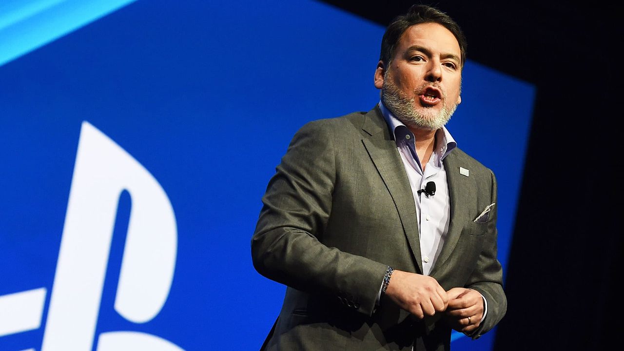 مسؤول سابق في PlayStation يحذر من «انهيار الإبداع» في قطاع الألعاب