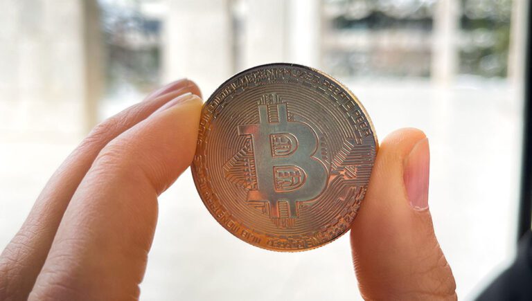 بحث Google يخفي السعر الحالي والتاريخي لعملة بيتكوين من نتائجه