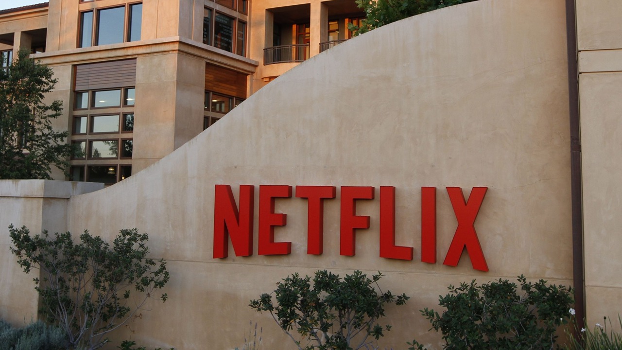 استمرار Netflix مرهون بأكبر منافسيها، ولدرجة لا تعلم هي نفسها مداها