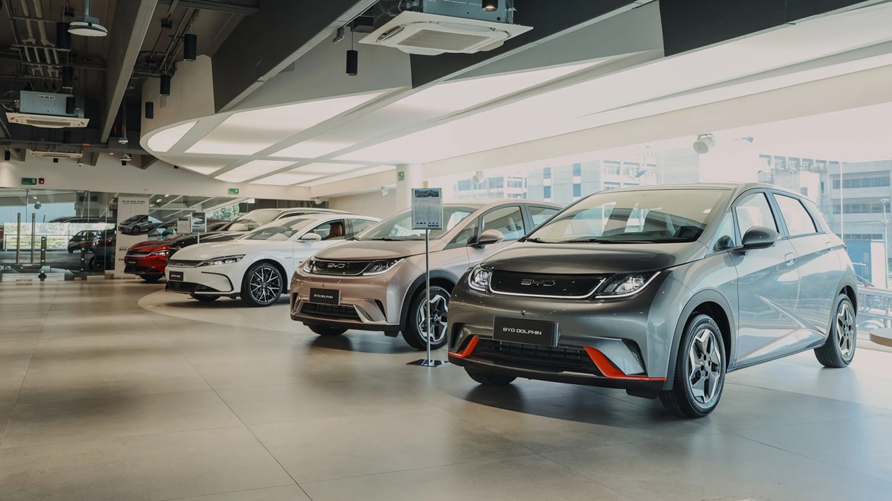 انخفاض متوسط أسعار السيارات الكهربائية بنسبة 25% منذ عام 2018