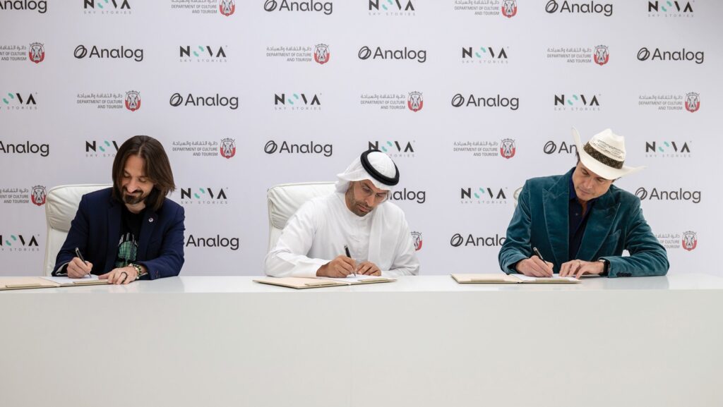 أبوظبي تستعد لإبهار العالم بأضخم وأحدث العروض الضوئية مع 10 آلاف طائرة مسيرة